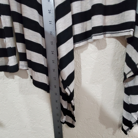 22nd By Balance Black White Striped Open Front Waterfall Cardigan Size Medium - Picture 6 of 9